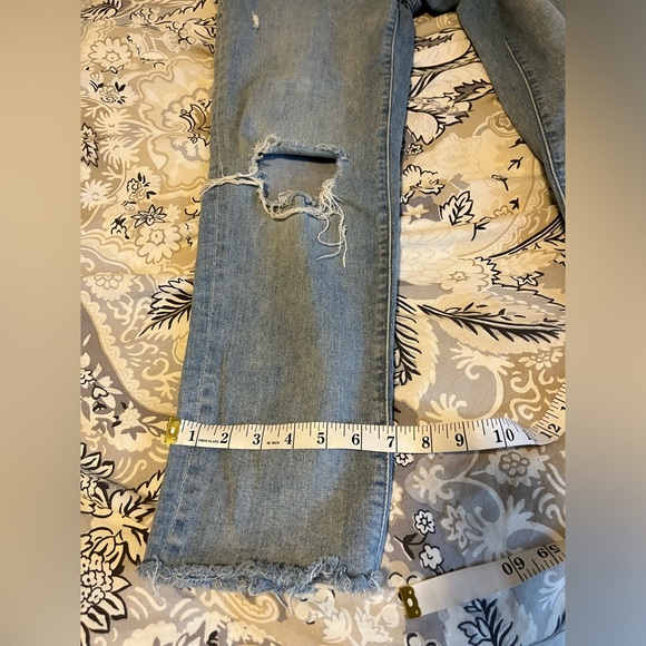 Express Mom Jean Super High Rise 6 Distressed - Picture 4 of 9